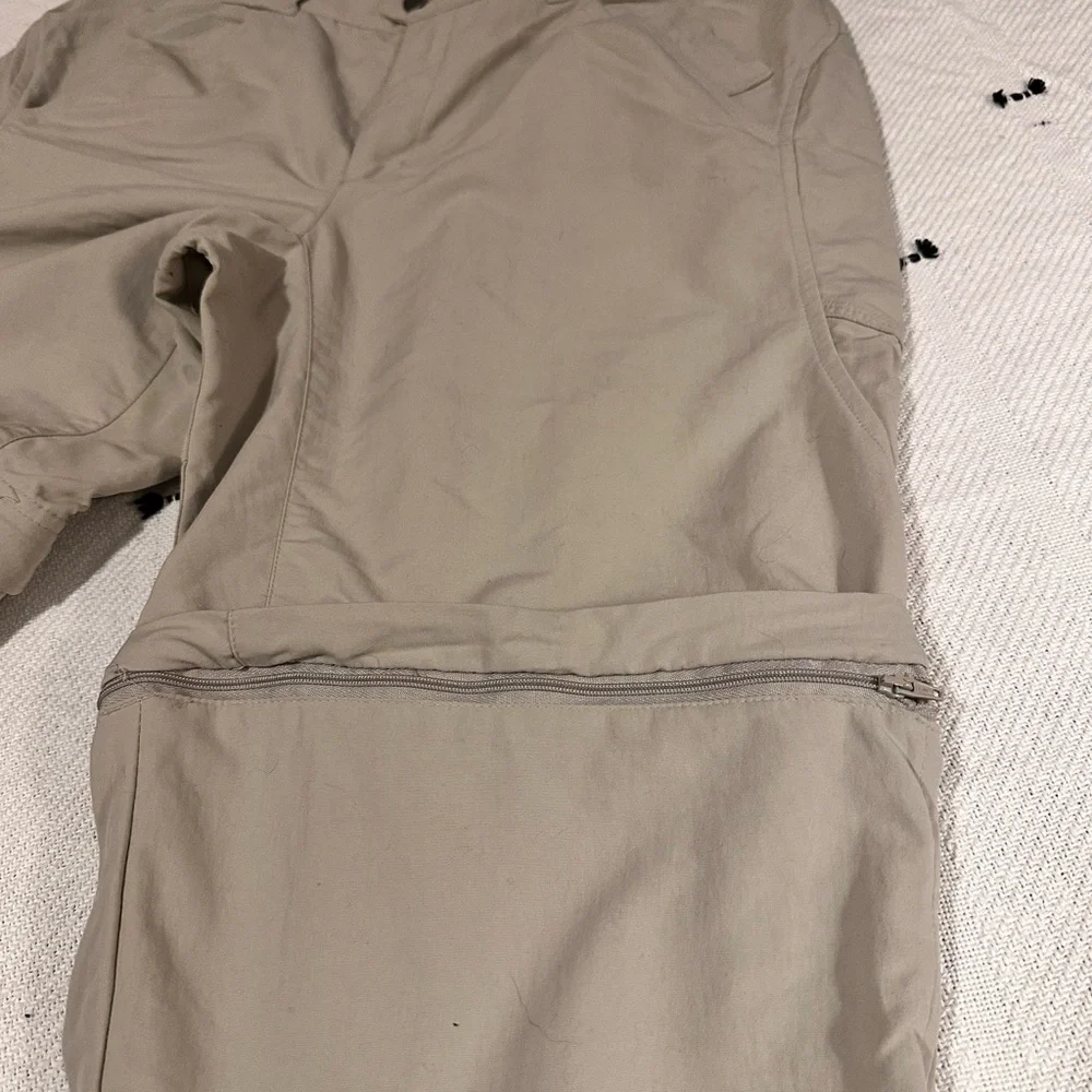 Columbia Women's Light Khaki Zip-Off Cargo Pants - Picture 9 of 9